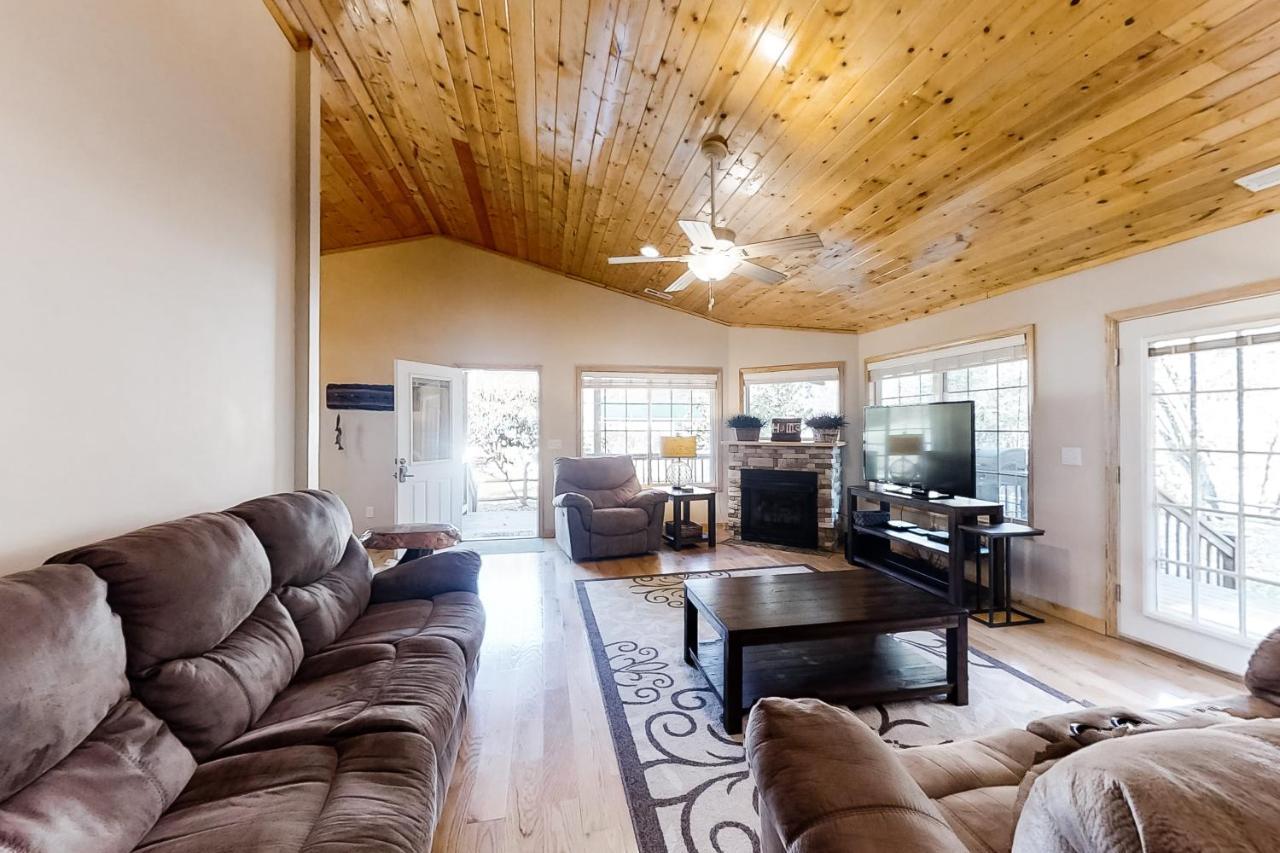 3 Bed 2 Bath Vacation Home In Whittier Екстериор снимка