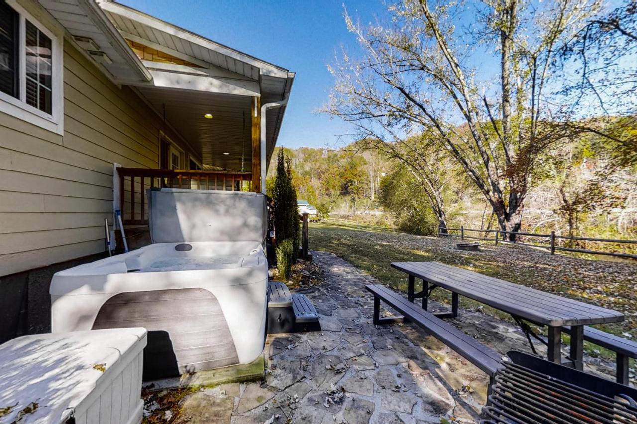 3 Bed 2 Bath Vacation Home In Whittier Екстериор снимка