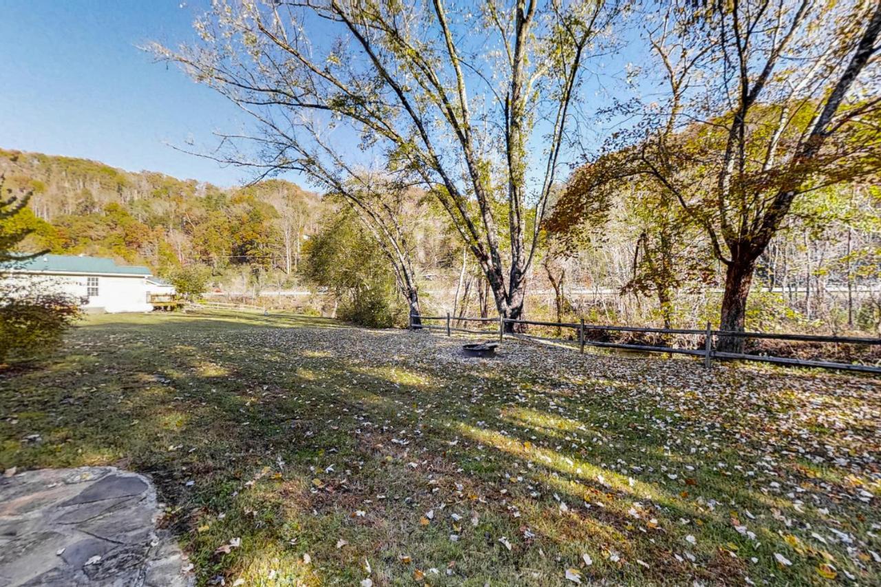 3 Bed 2 Bath Vacation Home In Whittier Екстериор снимка